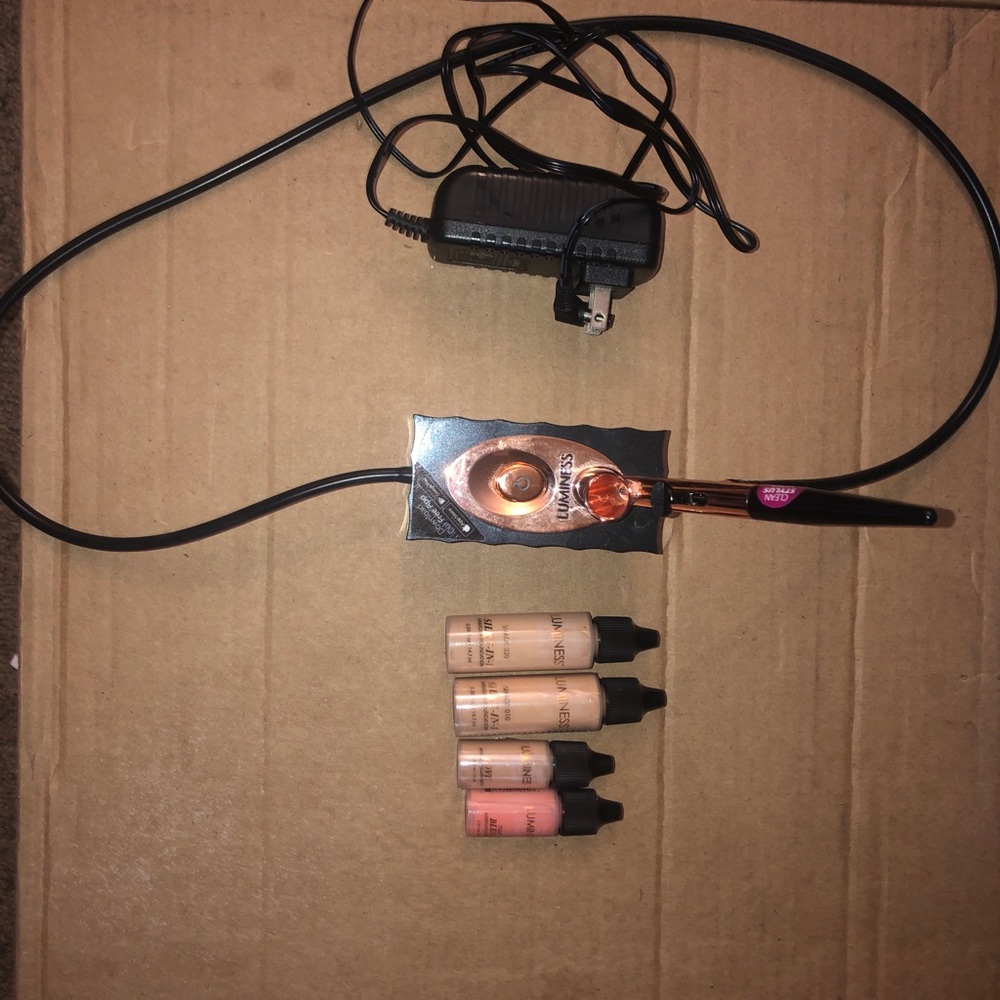 Luminess airbrush machine and makeup